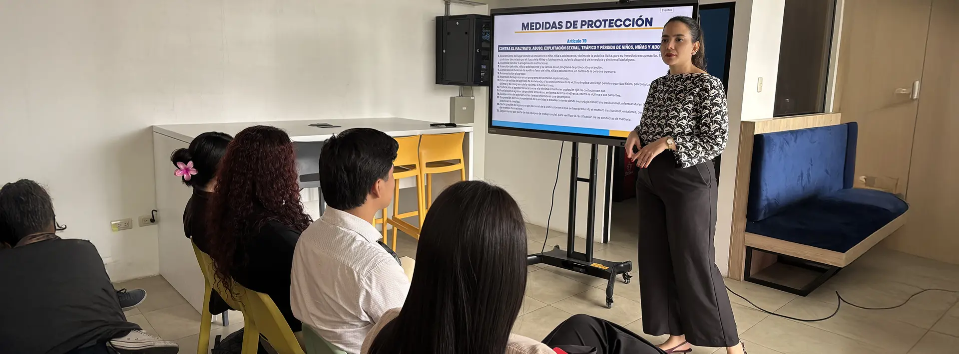 CCPIDG dicta taller sobre medidas de protección a estudiantes de Derecho y Psicología de la UIDE