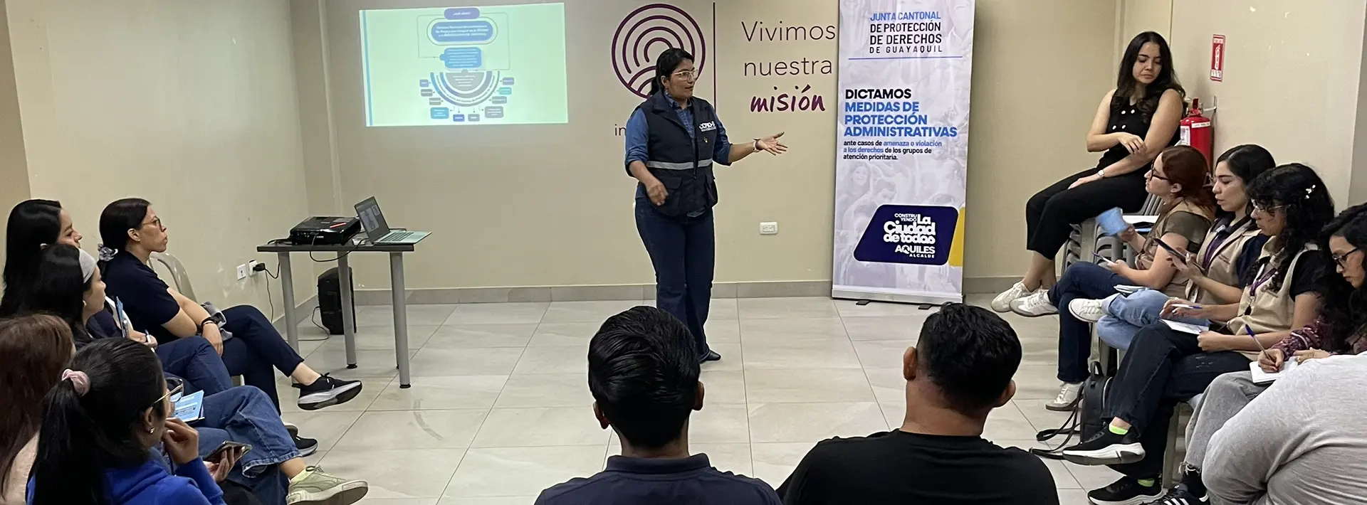 Socialización de la Ruta de Protección de Niñez y Adolescencia ante el Maltrato a la organización Children International